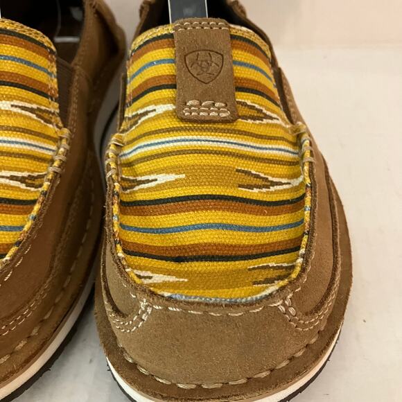 Ariat Women’s Brown Navajo  Print Loafer Size 7 New - Picture 3 of 8